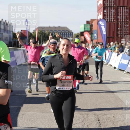 03.10.2025 - Köhlbrandbrückenlauf Jannik Wohlers http://msf.ph/oto/9079929 03.10.2025 13:17:46 Ziel 4410, 4645, 4679, 4829, 5168, 5339, 5685, 5731, 5732, 5917, 6331, 6388, 6485, 6704 meine-sportfotos.de