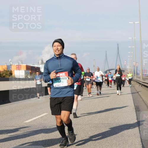 03.10.2025 - Köhlbrandbrückenlauf Jannik Wohlers http://msf.ph/oto/9079930 03.10.2025 10:01:43 Position 3 2876 meine-sportfotos.de