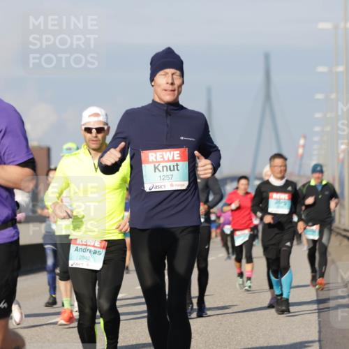 03.10.2025 - Köhlbrandbrückenlauf Jannik Wohlers http://msf.ph/oto/9079936 03.10.2025 09:53:44 Position 3 2990, 2942, 1257 meine-sportfotos.de