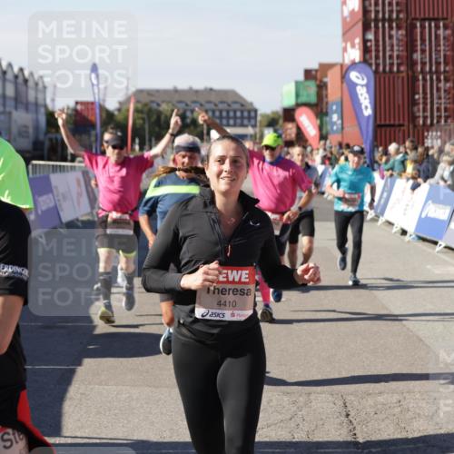 03.10.2025 - Köhlbrandbrückenlauf Jannik Wohlers http://msf.ph/oto/9079941 03.10.2025 13:17:46 Ziel 4410, 4645, 4679, 4829, 5168, 5339, 5685, 5731, 5732, 5917, 6331, 6388, 6485, 6704 meine-sportfotos.de