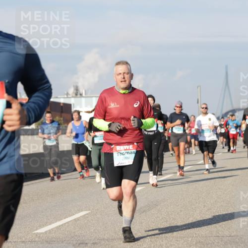 03.10.2025 - Köhlbrandbrückenlauf Jannik Wohlers http://msf.ph/oto/9079951 03.10.2025 10:01:44 Position 3 2376, 2800 meine-sportfotos.de