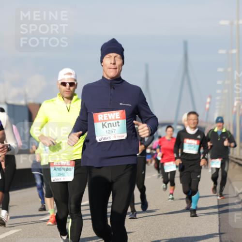03.10.2025 - Köhlbrandbrückenlauf Jannik Wohlers http://msf.ph/oto/9079952 03.10.2025 09:53:44 Position 3 90, 2942, 1257 meine-sportfotos.de
