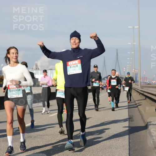 03.10.2025 - Köhlbrandbrückenlauf Jannik Wohlers http://msf.ph/oto/9079953 03.10.2025 09:53:45 Position 3 1203, 1257 meine-sportfotos.de