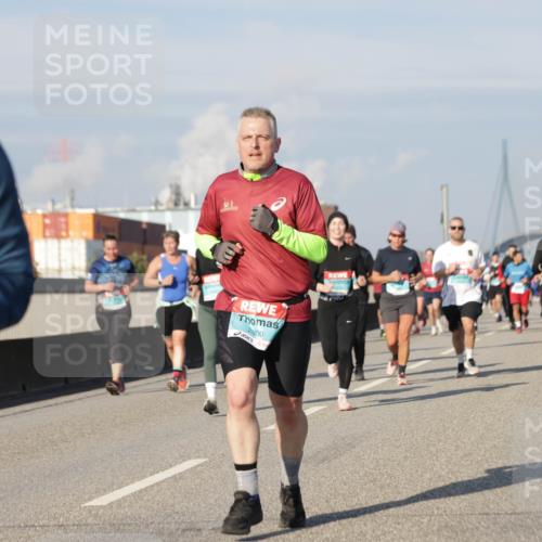03.10.2025 - Köhlbrandbrückenlauf Jannik Wohlers http://msf.ph/oto/9079965 03.10.2025 10:01:44 Position 3 2600 meine-sportfotos.de