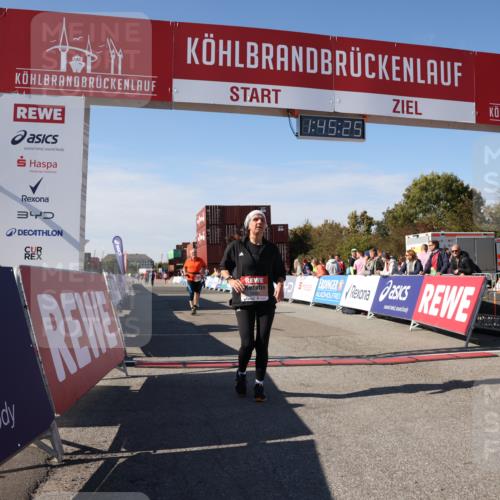 03.10.2025 - Köhlbrandbrückenlauf Lena Gebhardt http://msf.ph/oto/9079969 03.10.2025 13:45:25 Ziel 5223, 5600, 5999, 6695 meine-sportfotos.de