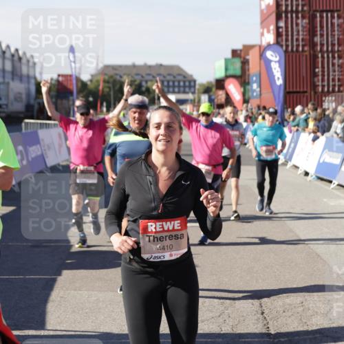 03.10.2025 - Köhlbrandbrückenlauf Jannik Wohlers http://msf.ph/oto/9079970 03.10.2025 13:17:46 Ziel 4410, 4645, 4679, 4829, 5168, 5339, 5685, 5731, 5732, 5917, 6331, 6388, 6485, 6704 meine-sportfotos.de