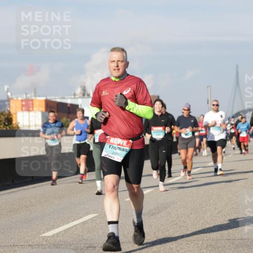 03.10.2025 - Köhlbrandbrückenlauf Jannik Wohlers http://msf.ph/oto/9079974 03.10.2025 10:01:44 Position 3 2800 meine-sportfotos.de