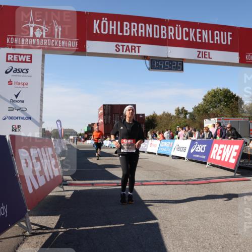 03.10.2025 - Köhlbrandbrückenlauf Lena Gebhardt http://msf.ph/oto/9079981 03.10.2025 13:45:25 Ziel 5223, 5600, 5999, 6695 meine-sportfotos.de