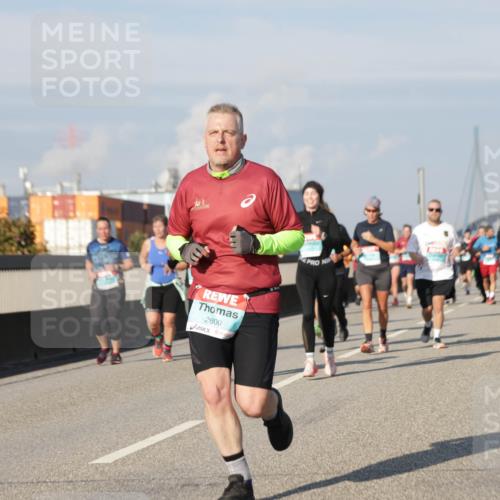03.10.2025 - Köhlbrandbrückenlauf Jannik Wohlers http://msf.ph/oto/9079994 03.10.2025 10:01:44 Position 3 2800 meine-sportfotos.de