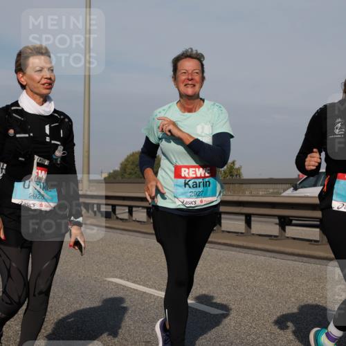03.10.2025 - Köhlbrandbrückenlauf Fabian Wolf http://msf.ph/oto/9079997 03.10.2025 10:17:21 Position 3 3, 2928, 2927, 2926 meine-sportfotos.de