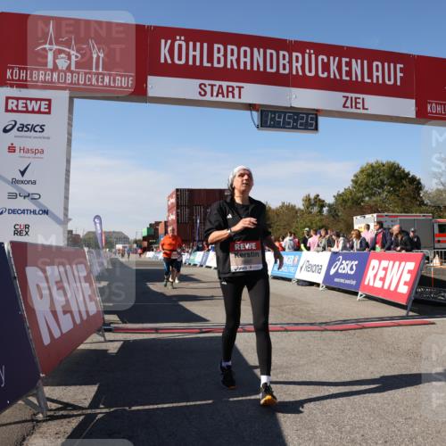 03.10.2025 - Köhlbrandbrückenlauf Lena Gebhardt http://msf.ph/oto/9080003 03.10.2025 13:45:26 Ziel 5223, 5600, 5999, 6695 meine-sportfotos.de