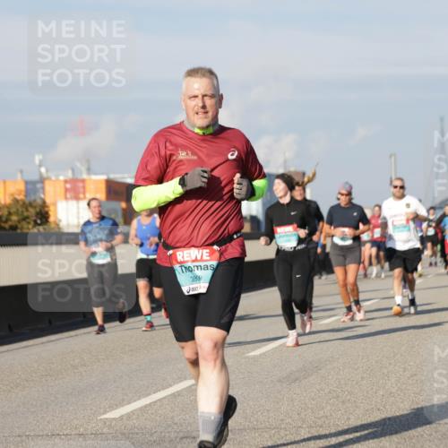 03.10.2025 - Köhlbrandbrückenlauf Jannik Wohlers http://msf.ph/oto/9080009 03.10.2025 10:01:44 Position 3 11, 2800 meine-sportfotos.de