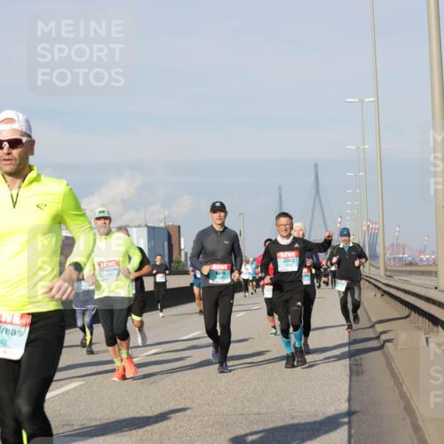 03.10.2025 - Köhlbrandbrückenlauf Jannik Wohlers http://msf.ph/oto/9080019 03.10.2025 09:53:46 Position 3 2942, 6 meine-sportfotos.de