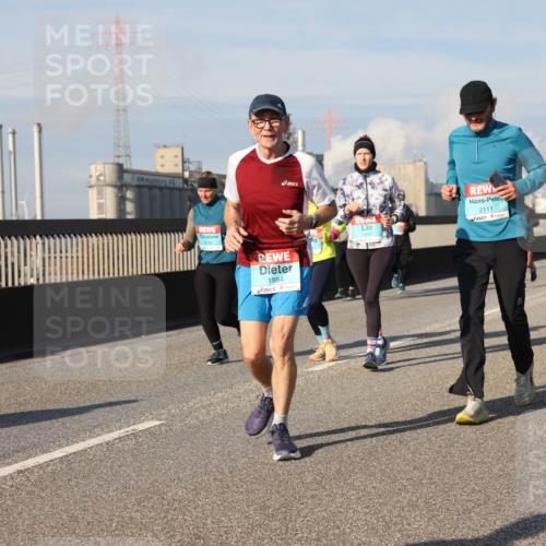03.10.2025 - Köhlbrandbrückenlauf Lena Gebhardt http://msf.ph/oto/9080021 03.10.2025 10:03:38 Position 2 1984, 2111 meine-sportfotos.de