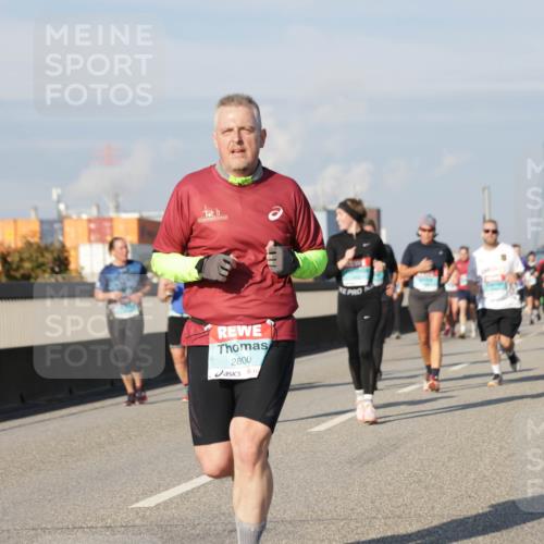 03.10.2025 - Köhlbrandbrückenlauf Jannik Wohlers http://msf.ph/oto/9080025 03.10.2025 10:01:44 Position 3 2800 meine-sportfotos.de