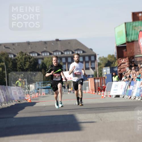 03.10.2025 - Köhlbrandbrückenlauf Jannik Wohlers http://msf.ph/oto/9080039 03.10.2025 12:50:03 Ziel 4035, 6086 meine-sportfotos.de