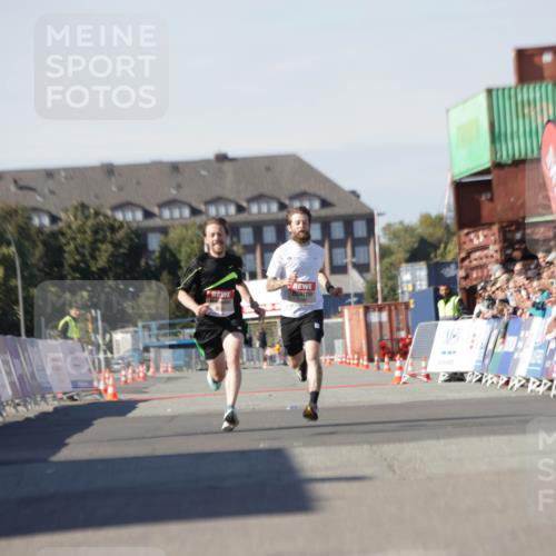 03.10.2025 - Köhlbrandbrückenlauf Jannik Wohlers http://msf.ph/oto/9080049 03.10.2025 12:50:03 Ziel 4035, 6086 meine-sportfotos.de
