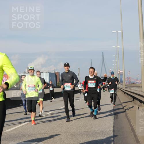 03.10.2025 - Köhlbrandbrückenlauf Jannik Wohlers http://msf.ph/oto/9080065 03.10.2025 09:53:46 Position 3 2942, 1409 meine-sportfotos.de