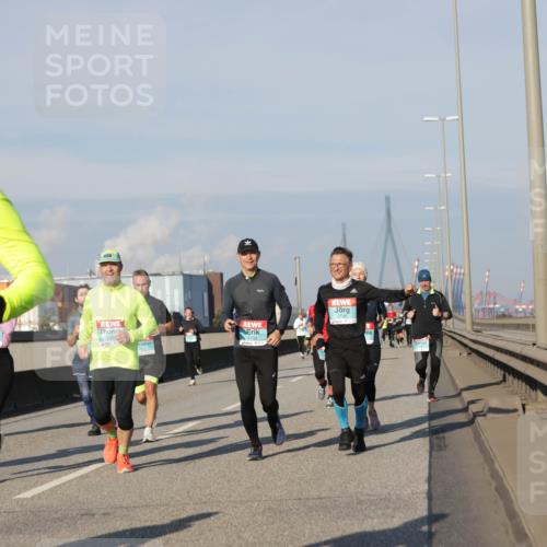 03.10.2025 - Köhlbrandbrückenlauf Jannik Wohlers http://msf.ph/oto/9080072 03.10.2025 09:53:47 Position 3 2942, 2735 meine-sportfotos.de