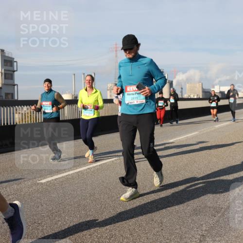 03.10.2025 - Köhlbrandbrückenlauf Lena Gebhardt http://msf.ph/oto/9080083 03.10.2025 10:03:40 Position 2 1984, 2111 meine-sportfotos.de
