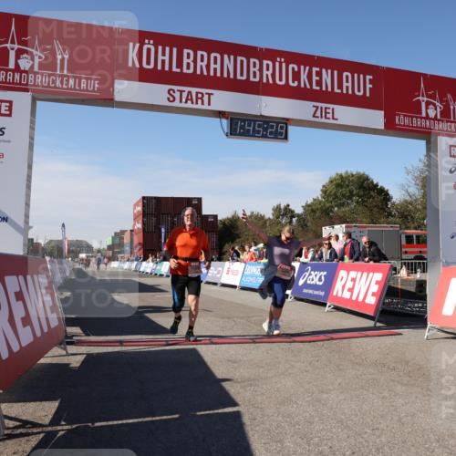 03.10.2025 - Köhlbrandbrückenlauf Lena Gebhardt http://msf.ph/oto/9080116 03.10.2025 13:45:29 Ziel 5223, 5600, 5999, 6695 meine-sportfotos.de
