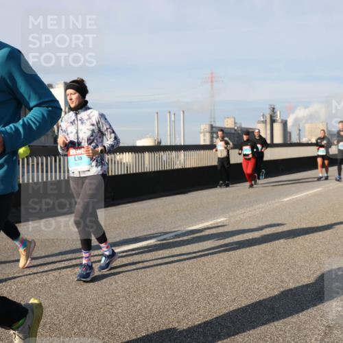 03.10.2025 - Köhlbrandbrückenlauf Lena Gebhardt http://msf.ph/oto/9080128 03.10.2025 10:03:41 Position 2 2111, 1697 meine-sportfotos.de