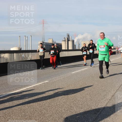 03.10.2025 - Köhlbrandbrückenlauf Lena Gebhardt http://msf.ph/oto/9080133 03.10.2025 10:03:41 Position 2  meine-sportfotos.de