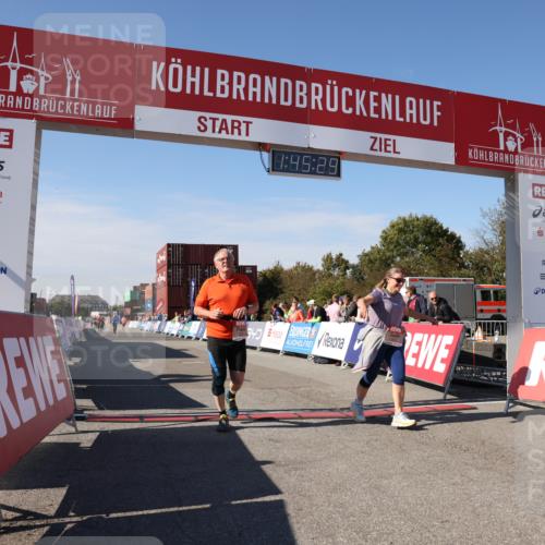 03.10.2025 - Köhlbrandbrückenlauf Lena Gebhardt http://msf.ph/oto/9080135 03.10.2025 13:45:30 Ziel 5223, 5600, 5999, 6695 meine-sportfotos.de