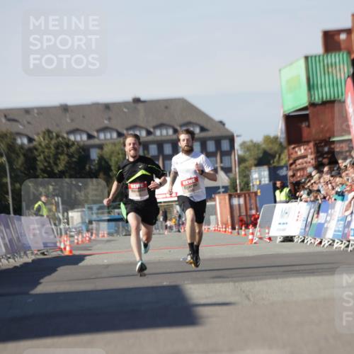 03.10.2025 - Köhlbrandbrückenlauf Jannik Wohlers http://msf.ph/oto/9080139 03.10.2025 12:50:03 Ziel 4035, 6086 meine-sportfotos.de