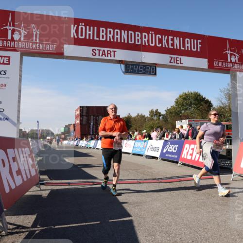 03.10.2025 - Köhlbrandbrückenlauf Lena Gebhardt http://msf.ph/oto/9080146 03.10.2025 13:45:30 Ziel 5223, 5600, 5999, 6695 meine-sportfotos.de