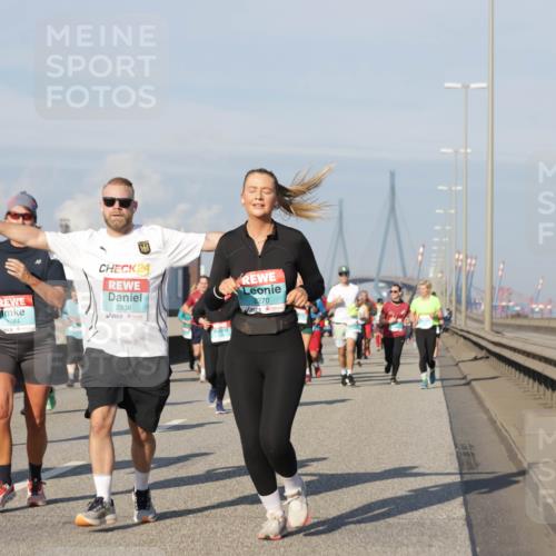 03.10.2025 - Köhlbrandbrückenlauf Jannik Wohlers http://msf.ph/oto/9080148 03.10.2025 10:01:49 Position 3 1803, 684, 24, 2836, 2270 meine-sportfotos.de