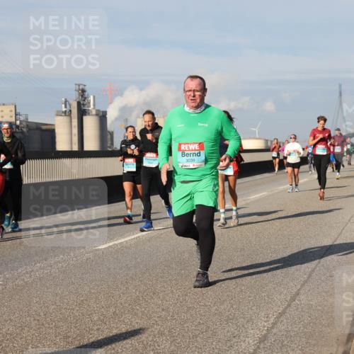 03.10.2025 - Köhlbrandbrückenlauf Lena Gebhardt http://msf.ph/oto/9080149 03.10.2025 10:03:42 Position 2 3039 meine-sportfotos.de