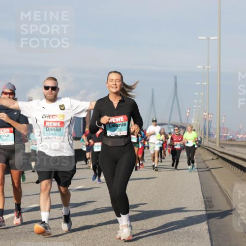 03.10.2025 - Köhlbrandbrückenlauf Jannik Wohlers http://msf.ph/oto/9080155 03.10.2025 10:01:49 Position 3 1803, 884, 24, 2836, 2270 meine-sportfotos.de
