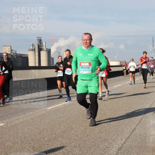 03.10.2025 - Köhlbrandbrückenlauf Lena Gebhardt http://msf.ph/oto/9080156 03.10.2025 10:03:42 Position 2 3039 meine-sportfotos.de