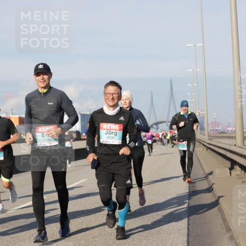 03.10.2025 - Köhlbrandbrückenlauf Jannik Wohlers http://msf.ph/oto/9080162 03.10.2025 09:53:48 Position 3 2735, 2736 meine-sportfotos.de