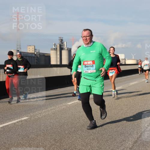 03.10.2025 - Köhlbrandbrückenlauf Lena Gebhardt http://msf.ph/oto/9080166 03.10.2025 10:03:42 Position 2 3039 meine-sportfotos.de