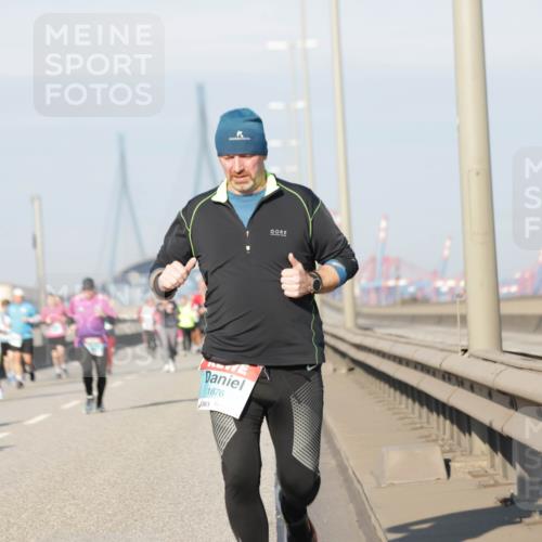 03.10.2025 - Köhlbrandbrückenlauf Jannik Wohlers http://msf.ph/oto/9080173 03.10.2025 09:53:50 Position 3 1876 meine-sportfotos.de