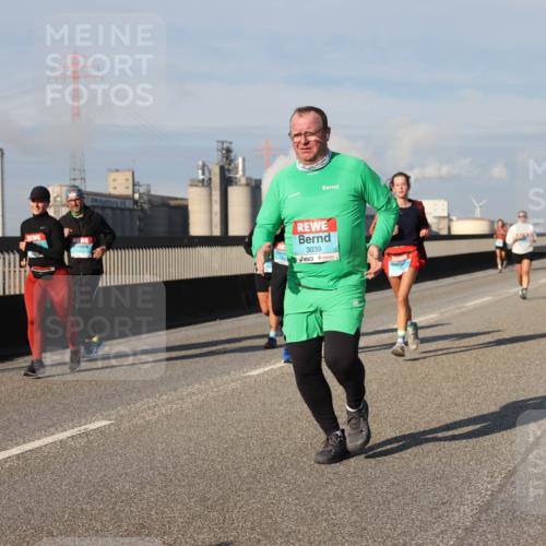 03.10.2025 - Köhlbrandbrückenlauf Lena Gebhardt http://msf.ph/oto/9080174 03.10.2025 10:03:42 Position 2 3039 meine-sportfotos.de