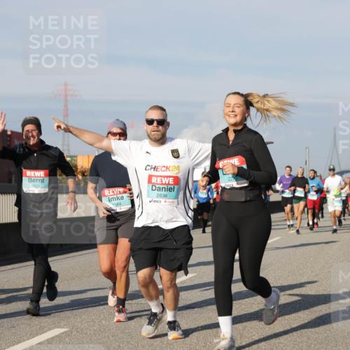 03.10.2025 - Köhlbrandbrückenlauf Jannik Wohlers http://msf.ph/oto/9080182 03.10.2025 10:01:50 Position 3 1803, 1884, 24, 2836 meine-sportfotos.de