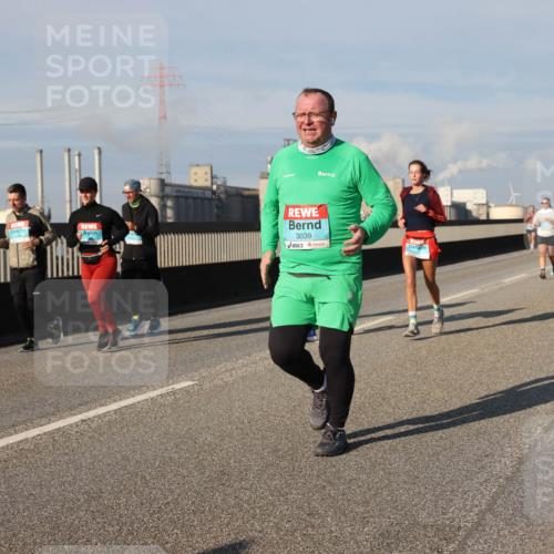 03.10.2025 - Köhlbrandbrückenlauf Lena Gebhardt http://msf.ph/oto/9080187 03.10.2025 10:03:42 Position 2 3039 meine-sportfotos.de