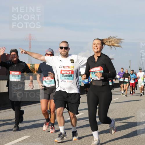 03.10.2025 - Köhlbrandbrückenlauf Jannik Wohlers http://msf.ph/oto/9080188 03.10.2025 10:01:50 Position 3 1803, 1684, 24, 2836 meine-sportfotos.de