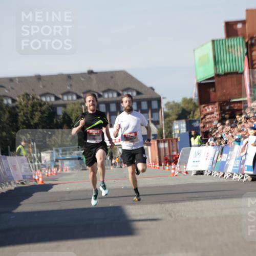 03.10.2025 - Köhlbrandbrückenlauf Jannik Wohlers http://msf.ph/oto/9080193 03.10.2025 12:50:03 Ziel 4035, 6086 meine-sportfotos.de
