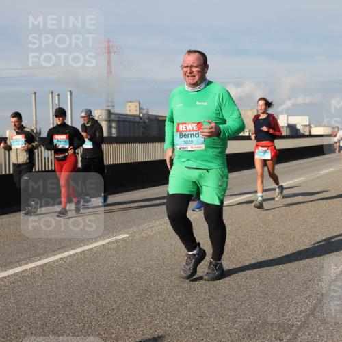 03.10.2025 - Köhlbrandbrückenlauf Lena Gebhardt http://msf.ph/oto/9080195 03.10.2025 10:03:42 Position 2 3039 meine-sportfotos.de