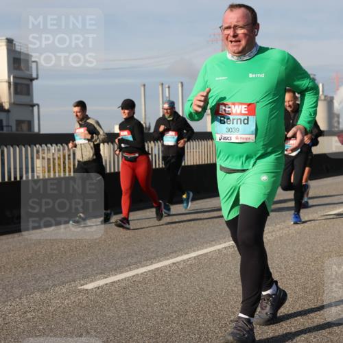 03.10.2025 - Köhlbrandbrückenlauf Lena Gebhardt http://msf.ph/oto/9080214 03.10.2025 10:03:43 Position 2 3039 meine-sportfotos.de