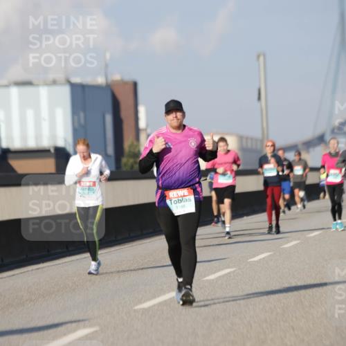 03.10.2025 - Köhlbrandbrückenlauf Jannik Wohlers http://msf.ph/oto/9080230 03.10.2025 09:53:55 Position 3 1188 meine-sportfotos.de