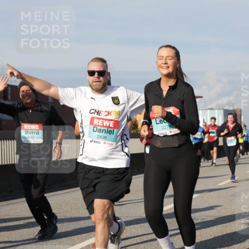 03.10.2025 - Köhlbrandbrückenlauf Jannik Wohlers http://msf.ph/oto/9080231 03.10.2025 10:01:50 Position 3 1803, 24, 2836, 2270 meine-sportfotos.de