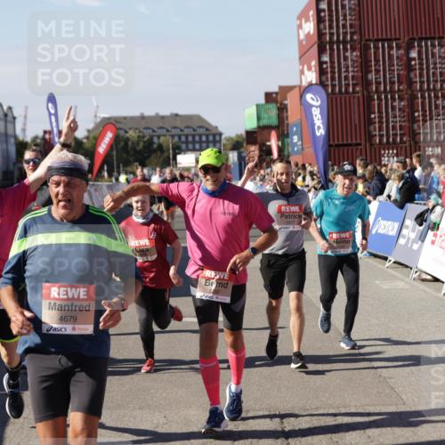 03.10.2025 - Köhlbrandbrückenlauf Jannik Wohlers http://msf.ph/oto/9080239 03.10.2025 13:17:47 Ziel 4410, 4645, 4679, 4829, 5168, 5339, 5685, 5731, 5732, 5917, 6331, 6388, 6485, 6704 meine-sportfotos.de