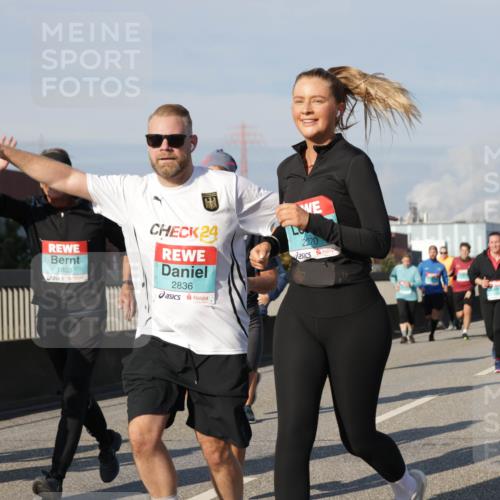 03.10.2025 - Köhlbrandbrückenlauf Jannik Wohlers http://msf.ph/oto/9080245 03.10.2025 10:01:50 Position 3 1803, 24, 2836, 2270 meine-sportfotos.de