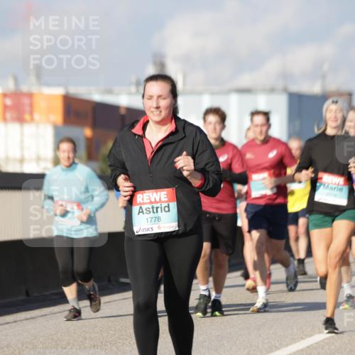 03.10.2025 - Köhlbrandbrückenlauf Jannik Wohlers http://msf.ph/oto/9080258 03.10.2025 10:01:52 Position 3 1778 meine-sportfotos.de