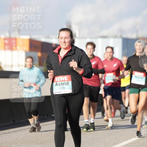 03.10.2025 - Köhlbrandbrückenlauf Jannik Wohlers http://msf.ph/oto/9080265 03.10.2025 10:01:52 Position 3 1778, 2514 meine-sportfotos.de
